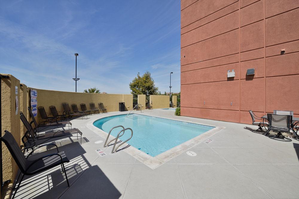 Holiday Inn Express Elk Grove West I-5 By Ihg Exteriör bild